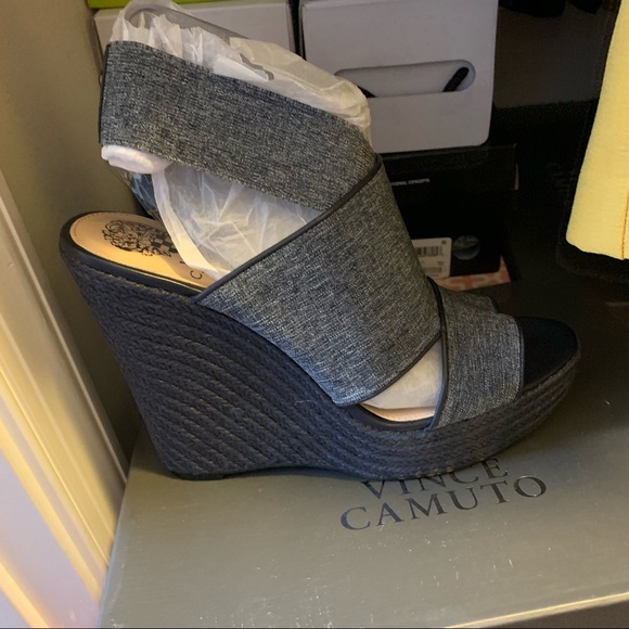 Shoes - Picture 3 of 4